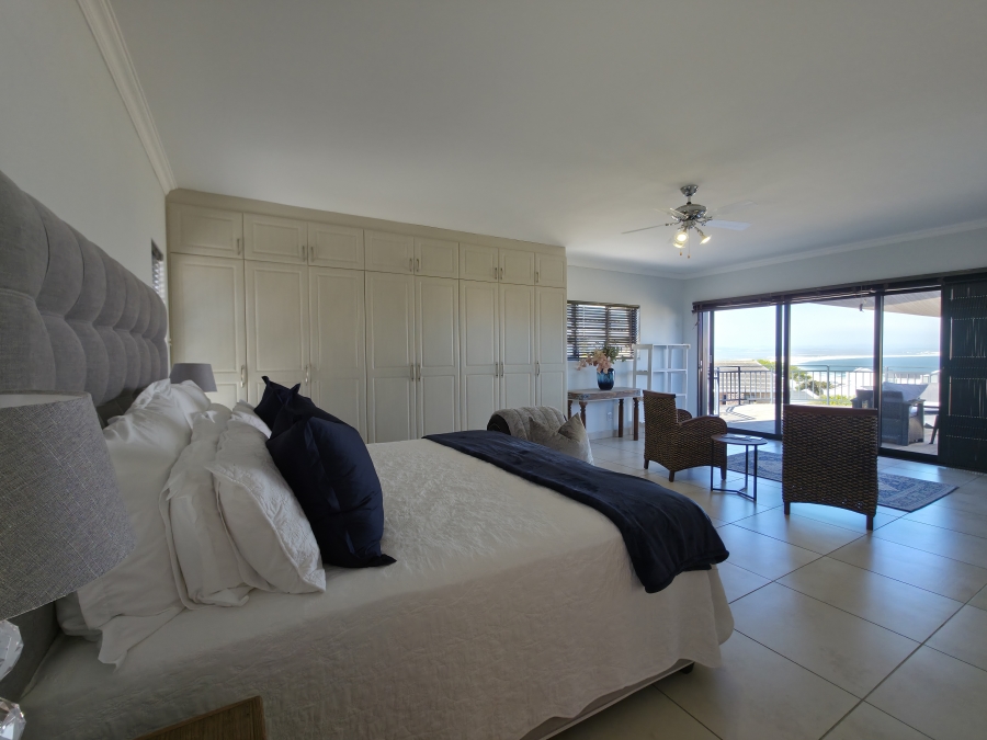 5 Bedroom Property for Sale in Wavecrest Eastern Cape